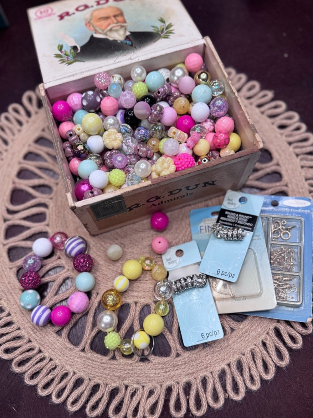 350+ acrylic and glass beads, bubblegum, frosted, cat eye, iridescent, polkadot